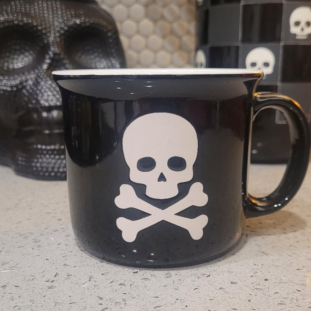 Black Skull and Crossbones Mug